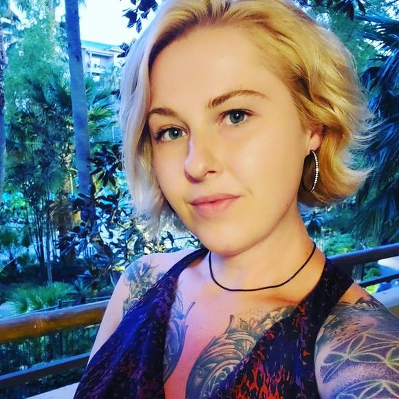 Meet your Posher, Allison - Picture 1 of 1